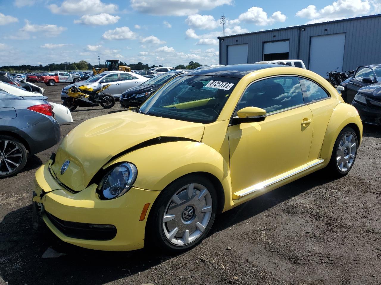 VOLKSWAGEN BEETLE SE 2016
