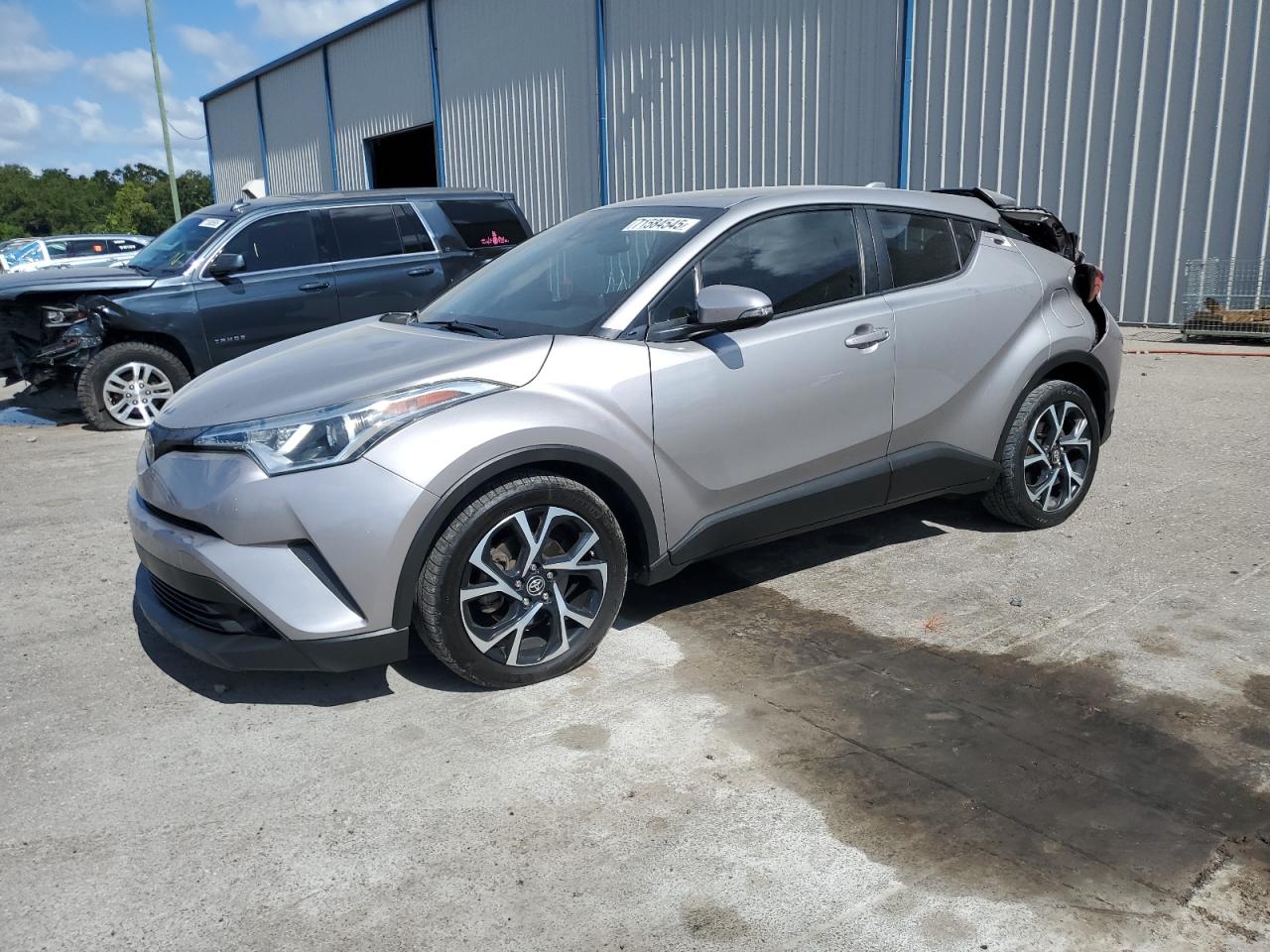 TOYOTA C-HR XLE 2019