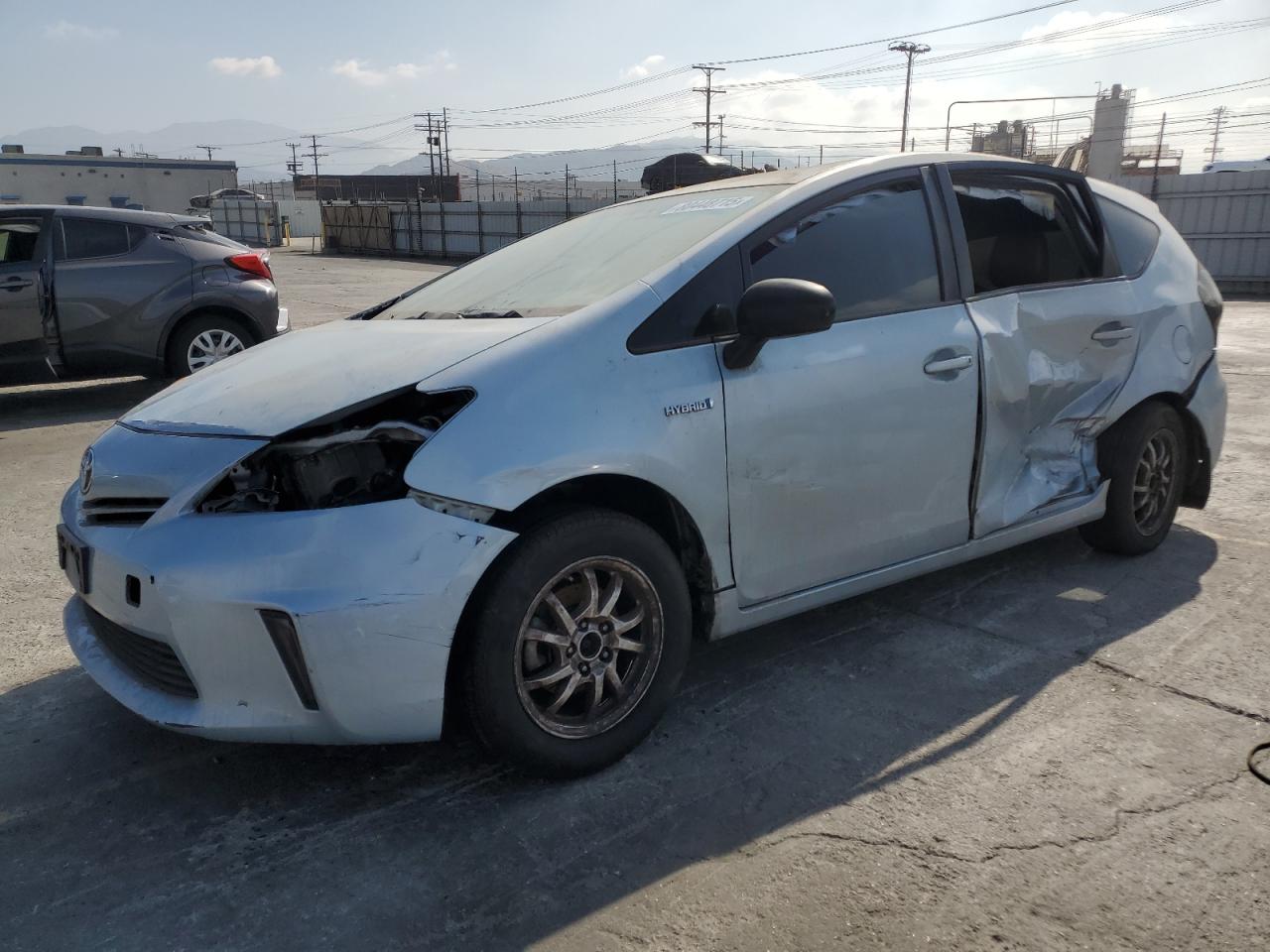 TOYOTA PRIUS V 2012