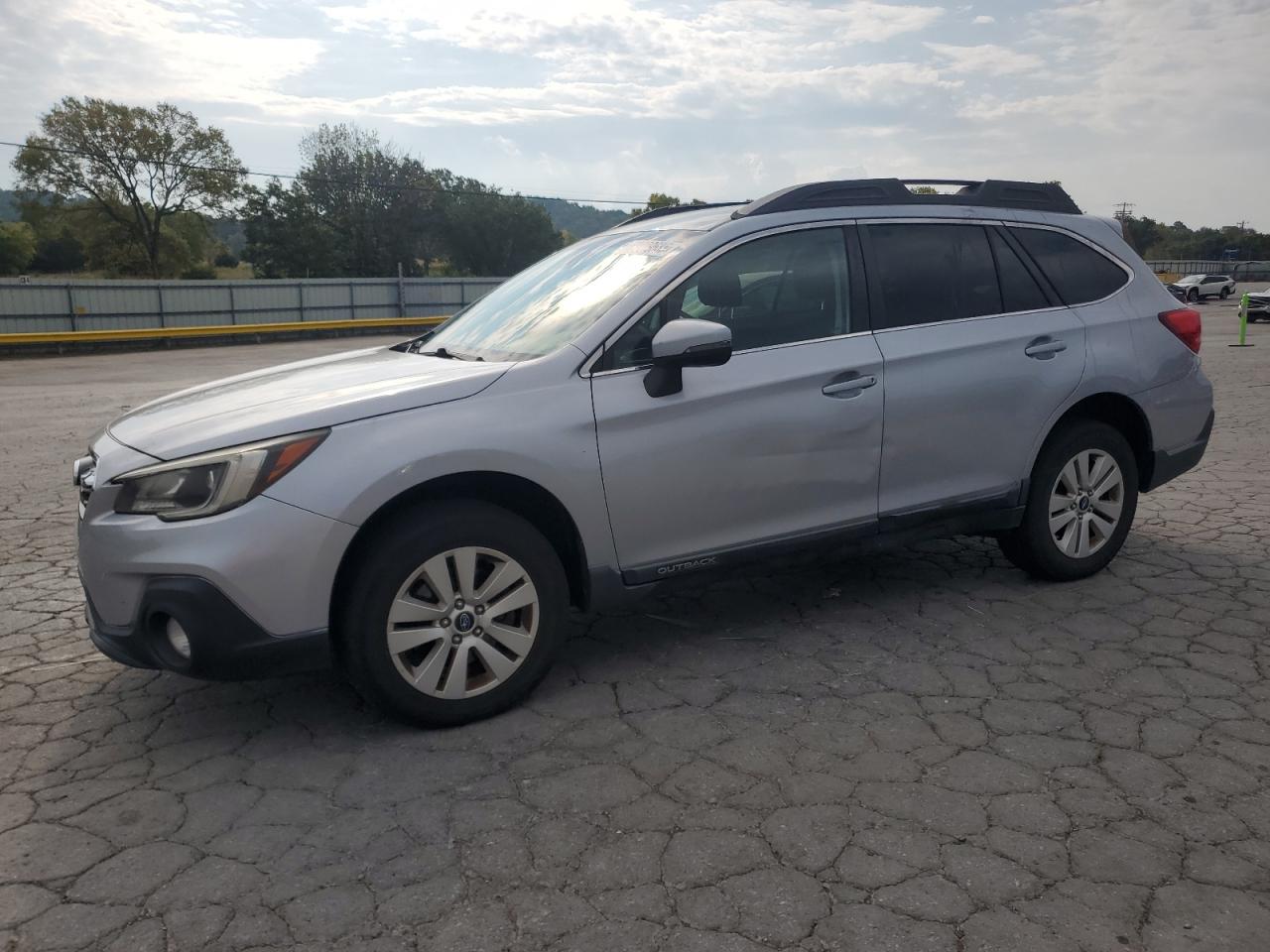 SUBARU OUTBACK 2. 2018
