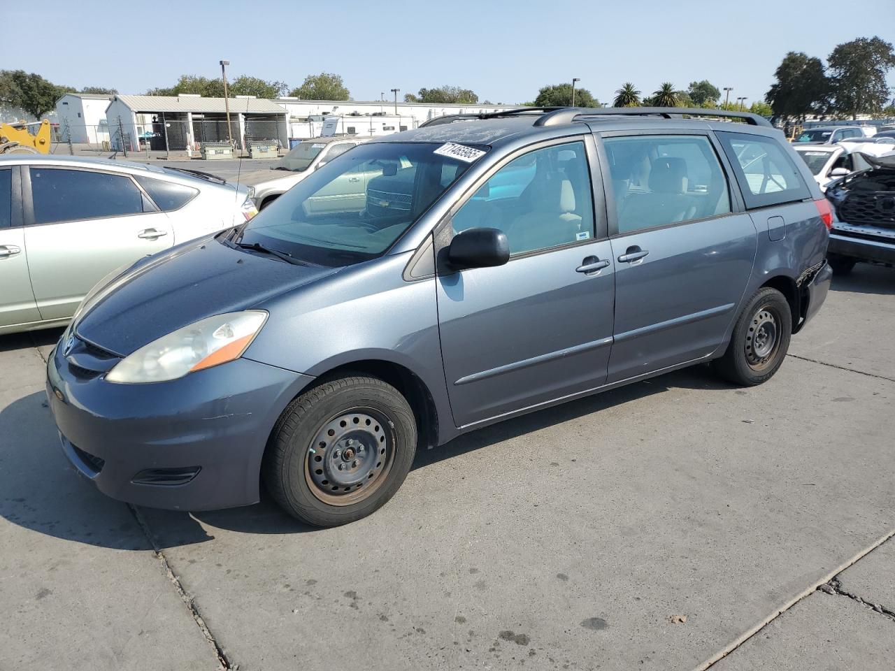 TOYOTA SIENNA CE 2010