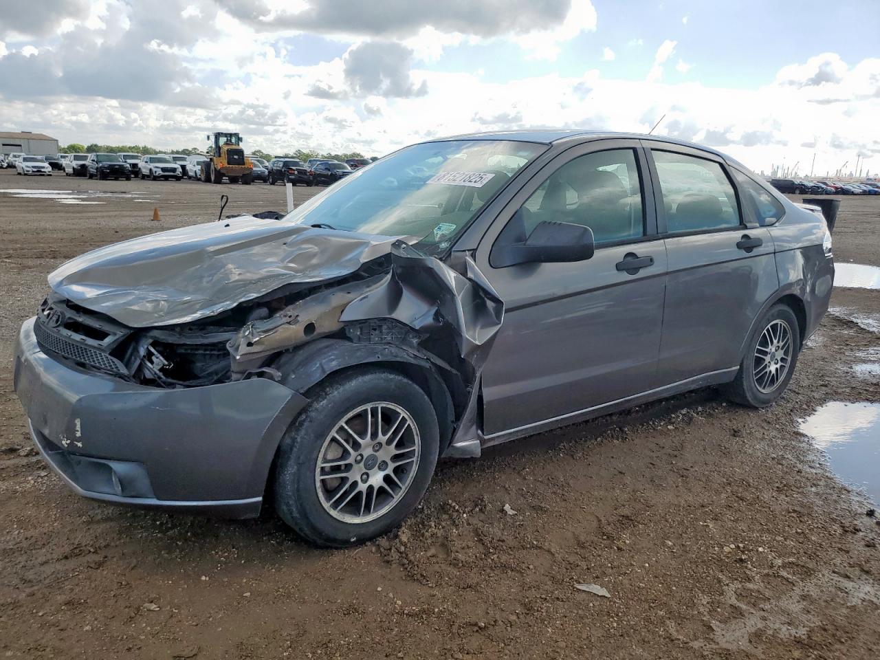 FORD FOCUS SE 2010