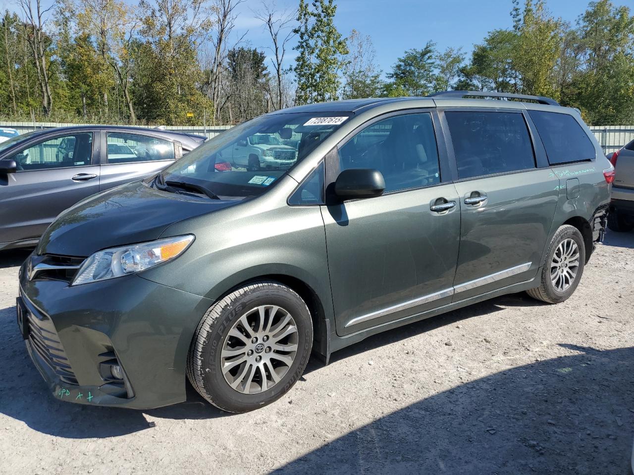 TOYOTA SIENNA 2020