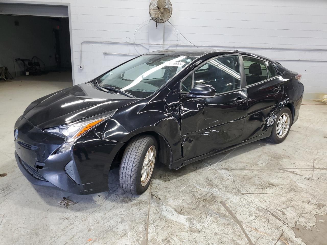 TOYOTA PRIUS 2016