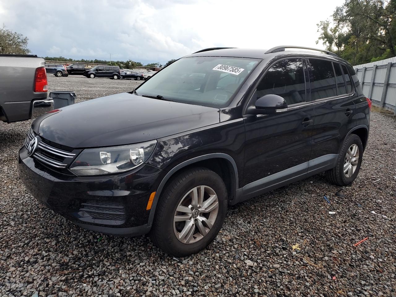 VOLKSWAGEN TIGUAN S 2016