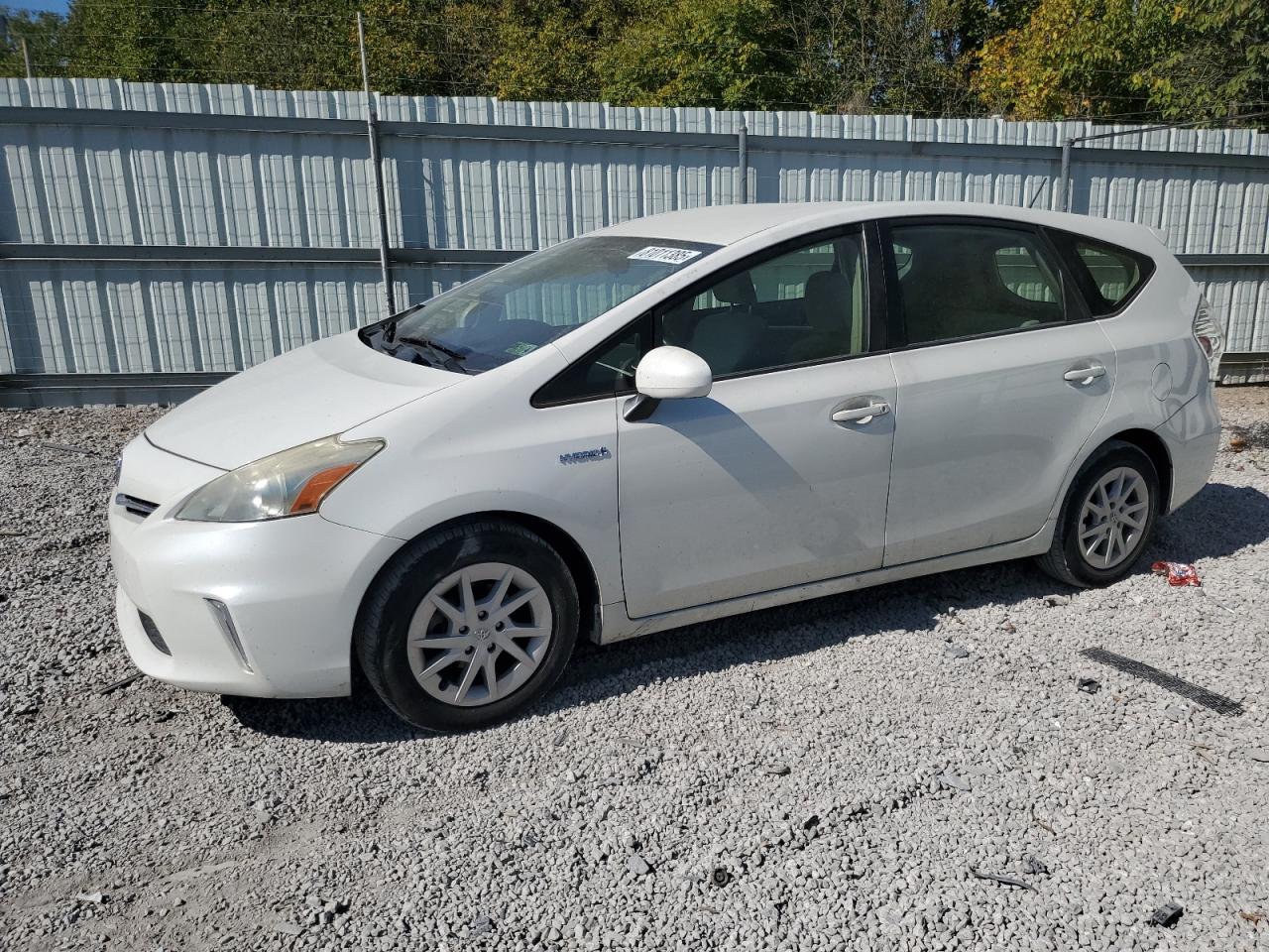 TOYOTA PRIUS V 2012
