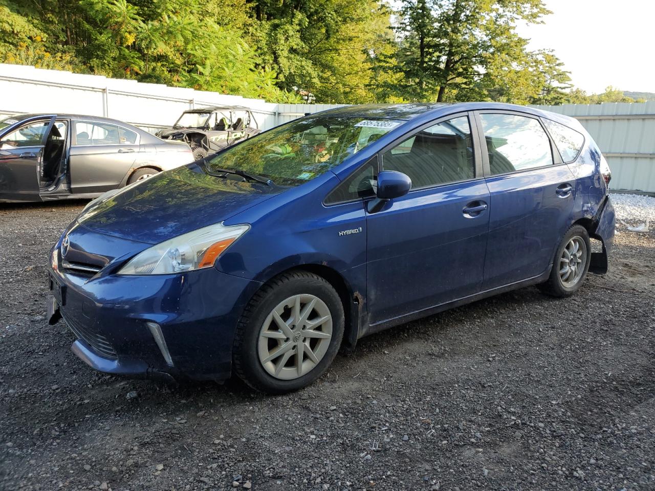 TOYOTA PRIUS V 2013