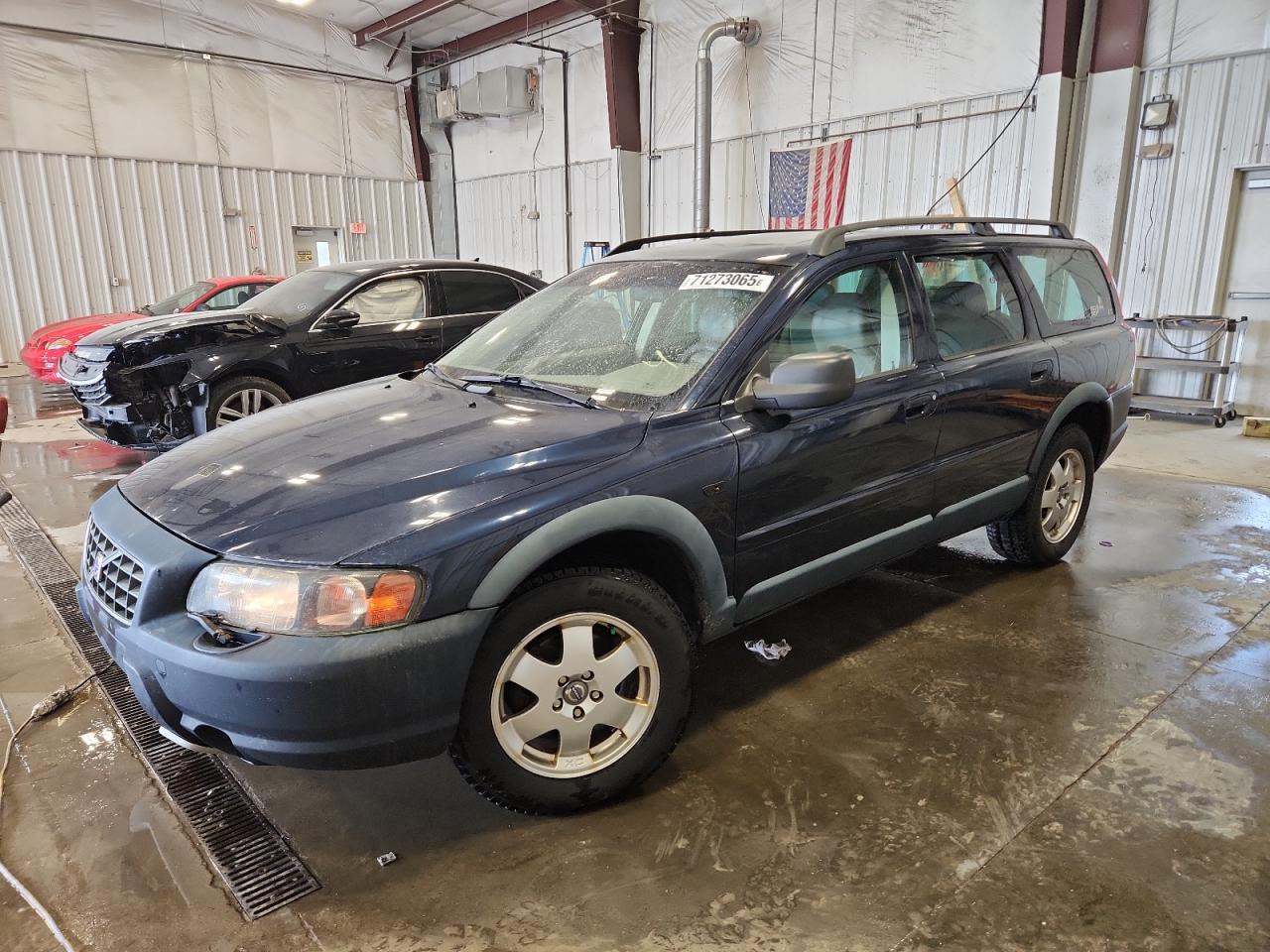 VOLVO XC70 2004