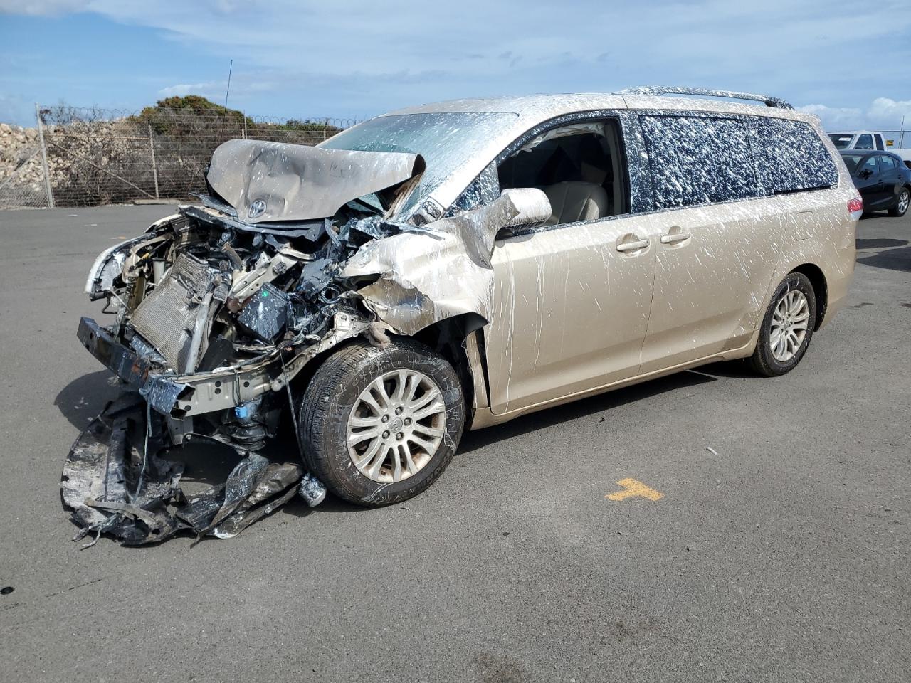 TOYOTA SIENNA XLE 2013