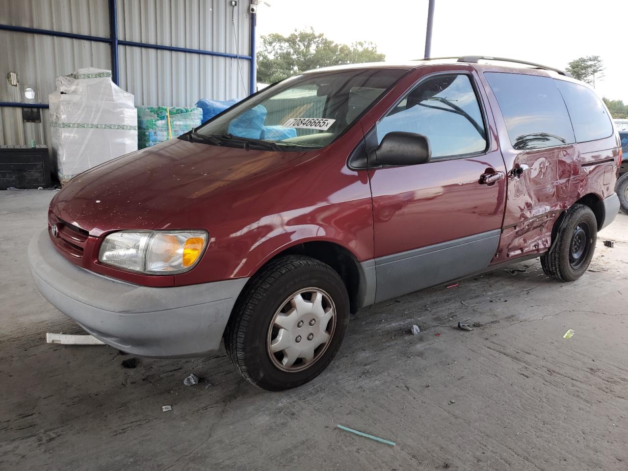 TOYOTA SIENNA LE 2000