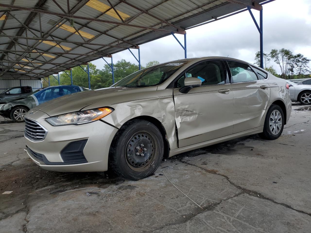 FORD FUSION S 2019