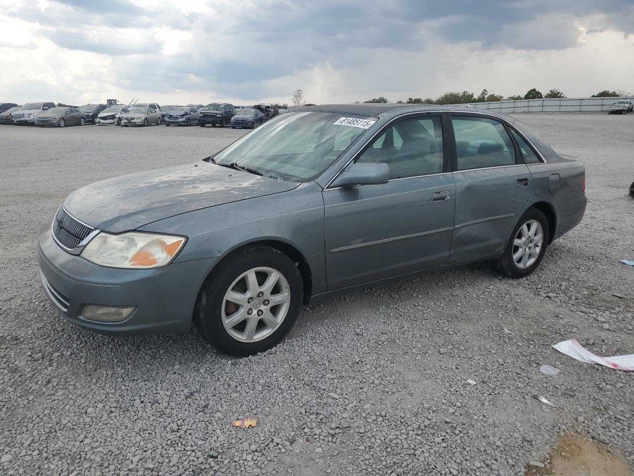 TOYOTA AVALON XL 2000