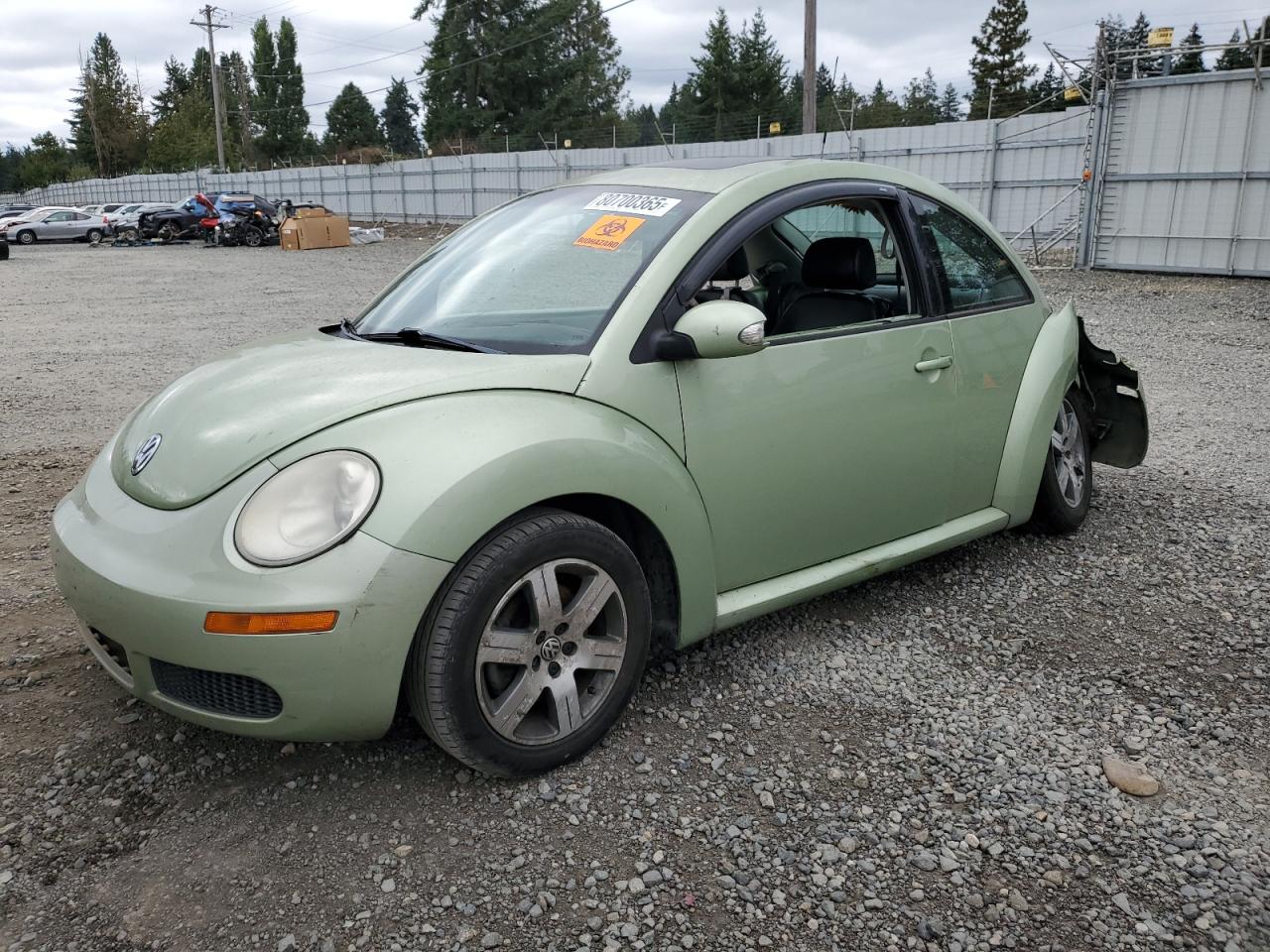 VOLKSWAGEN NEW BEETLE 2006
