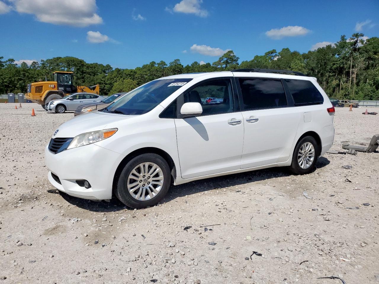 TOYOTA SIENNA XLE 2014