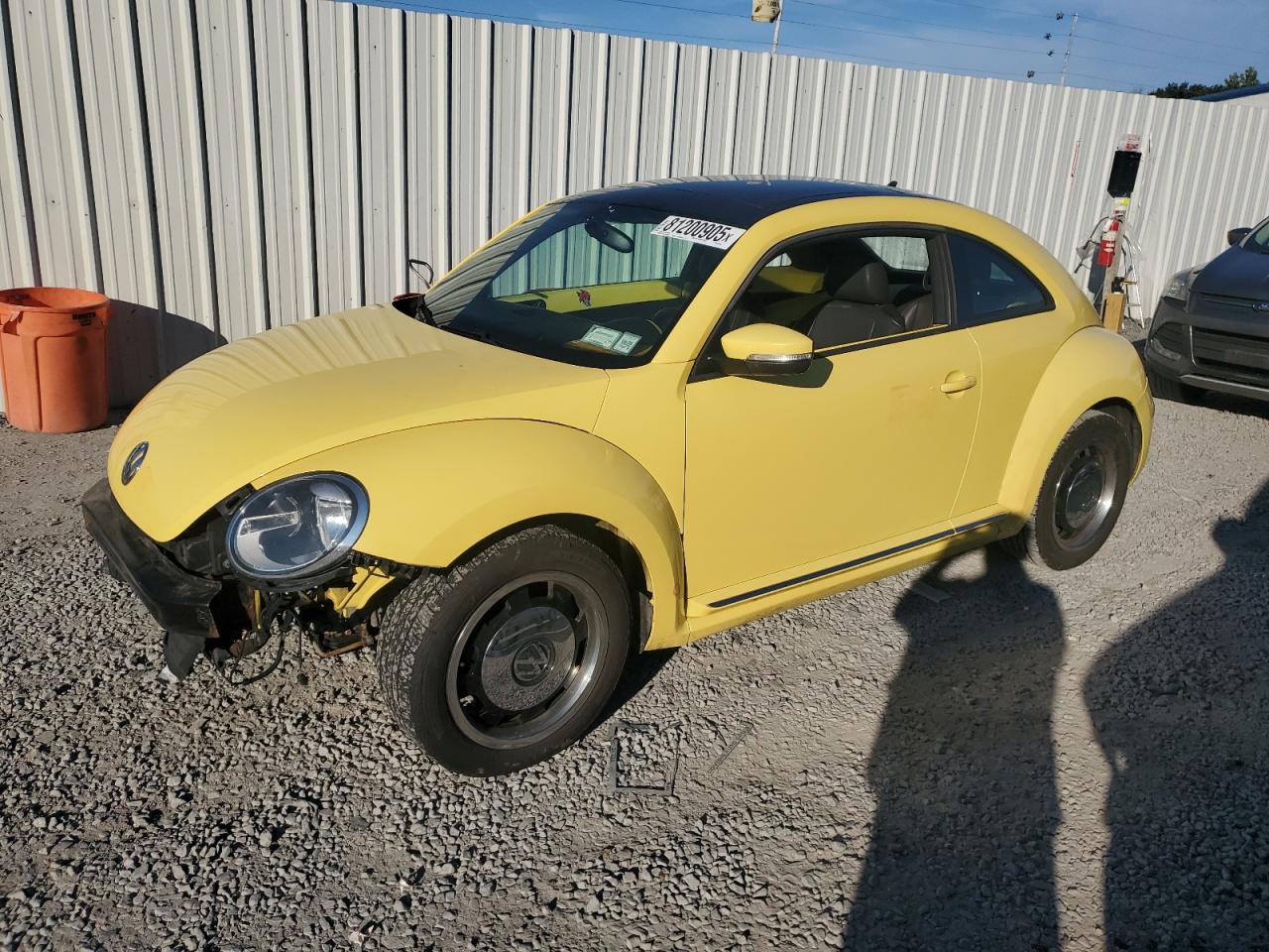 VOLKSWAGEN BEETLE 2013