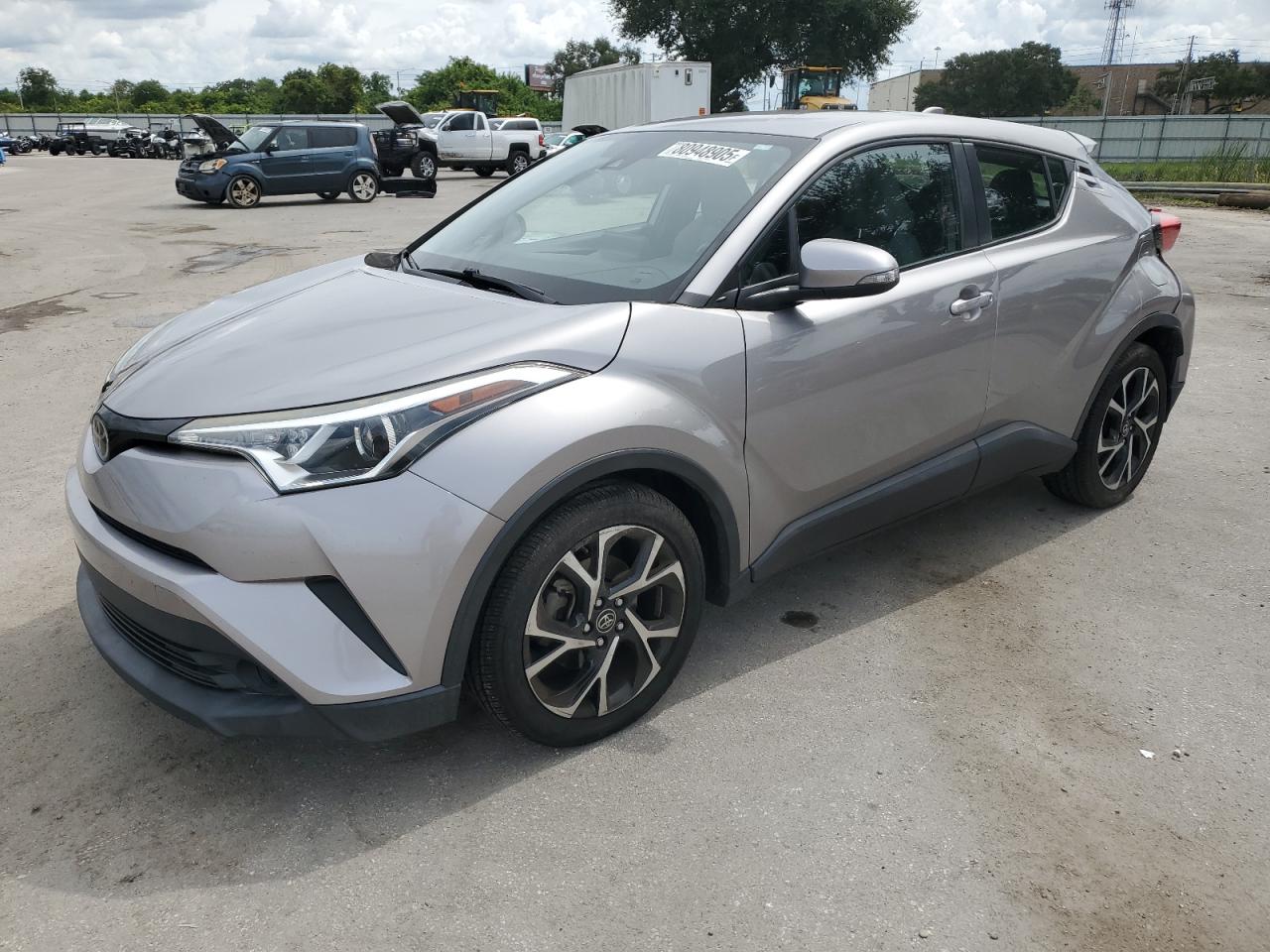 TOYOTA C-HR XLE 2019