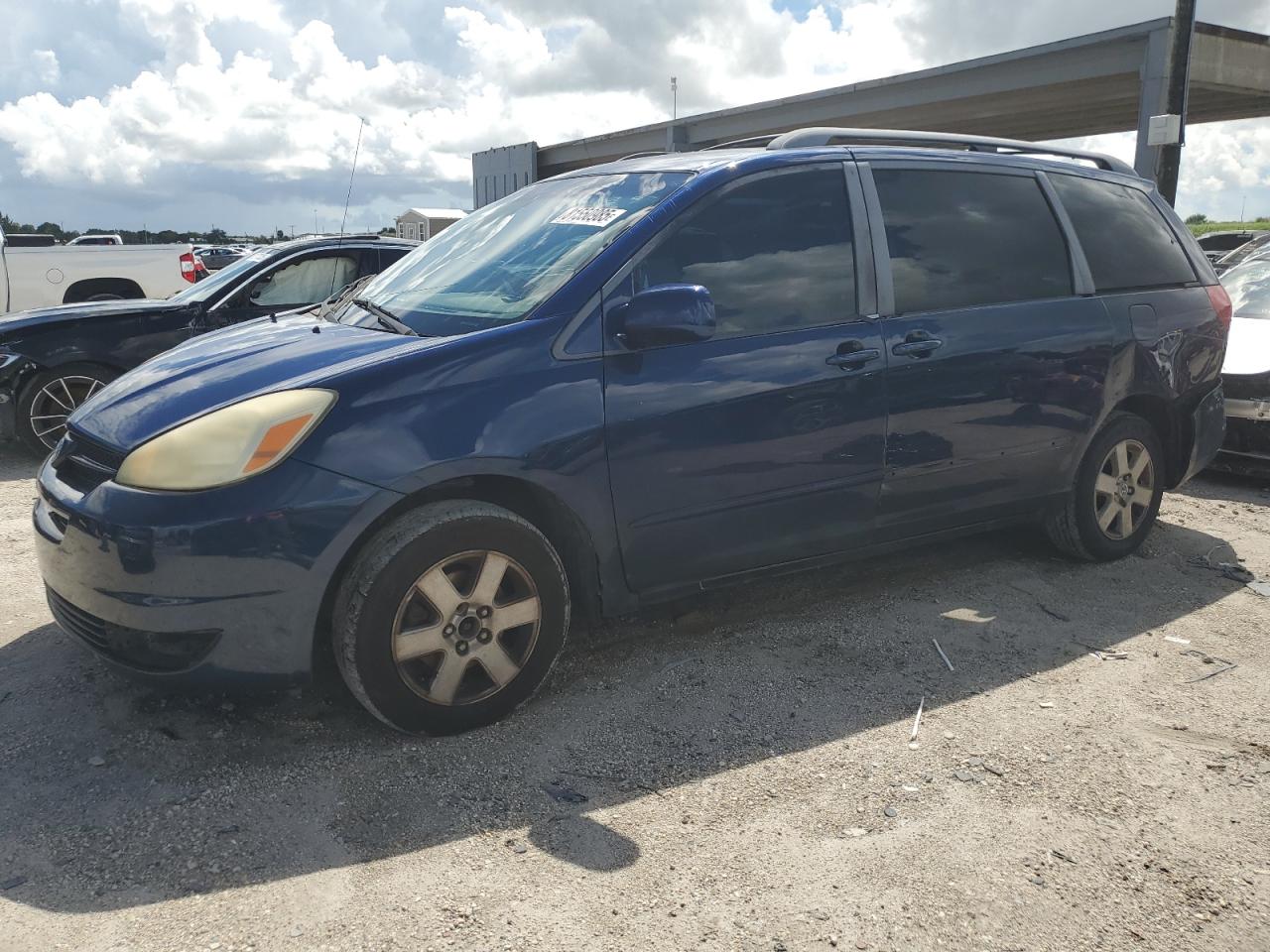 TOYOTA SIENNA CE 2004