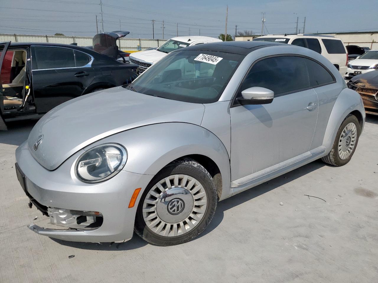 VOLKSWAGEN BEETLE 2014