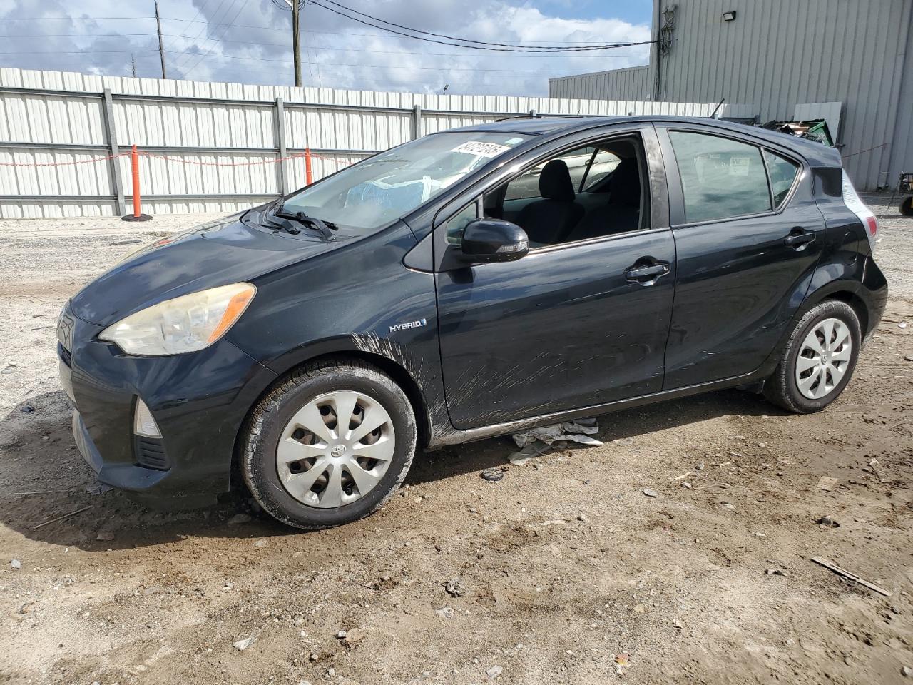 TOYOTA PRIUS C 2013