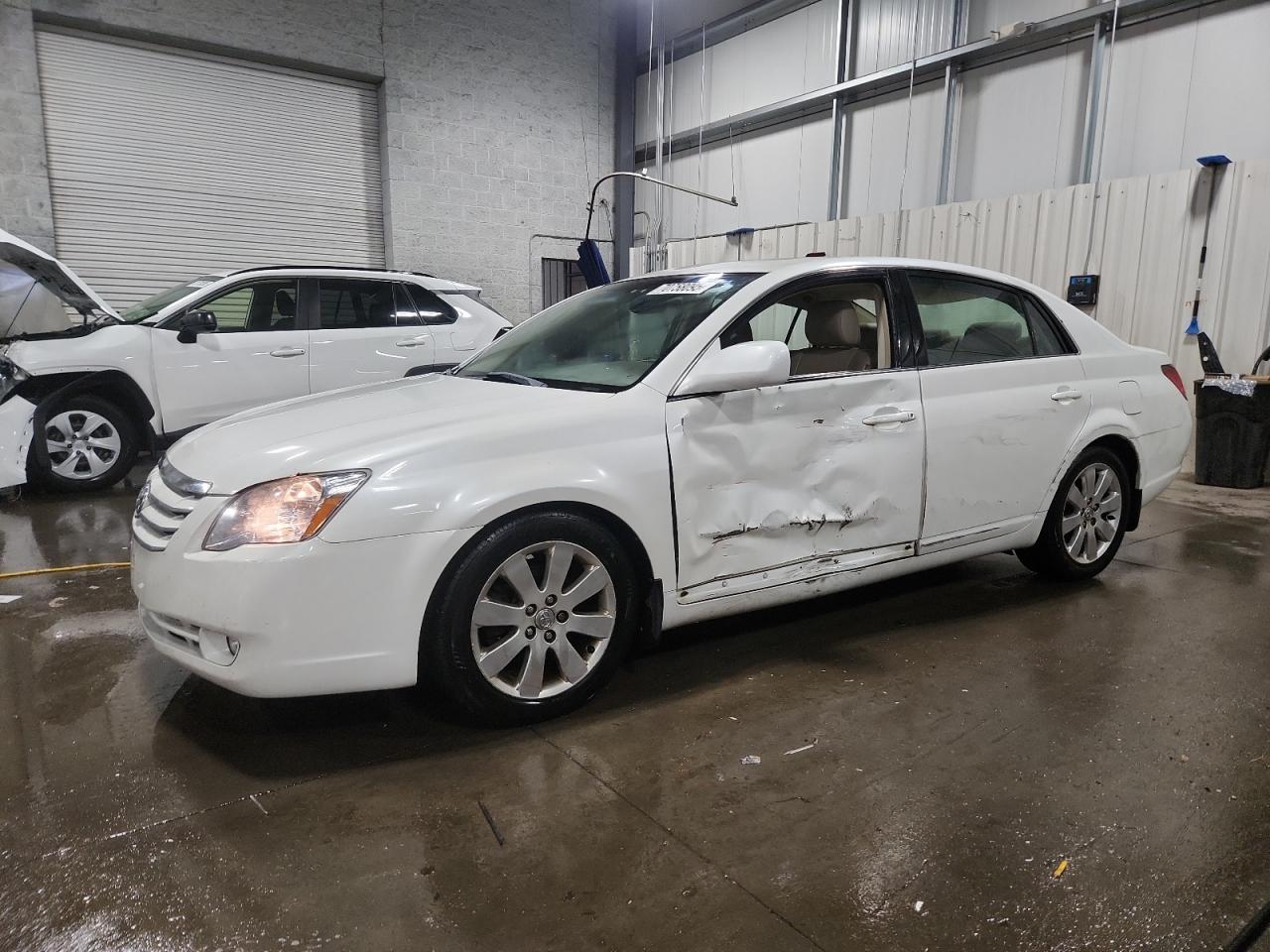 TOYOTA AVALON XL 2006