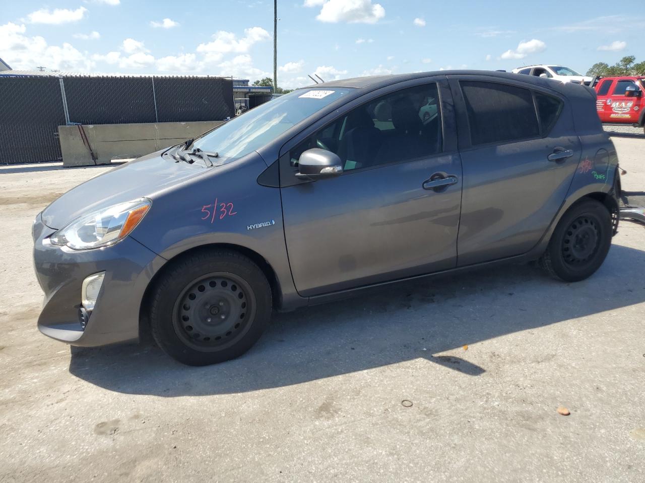 TOYOTA PRIUS C 2015