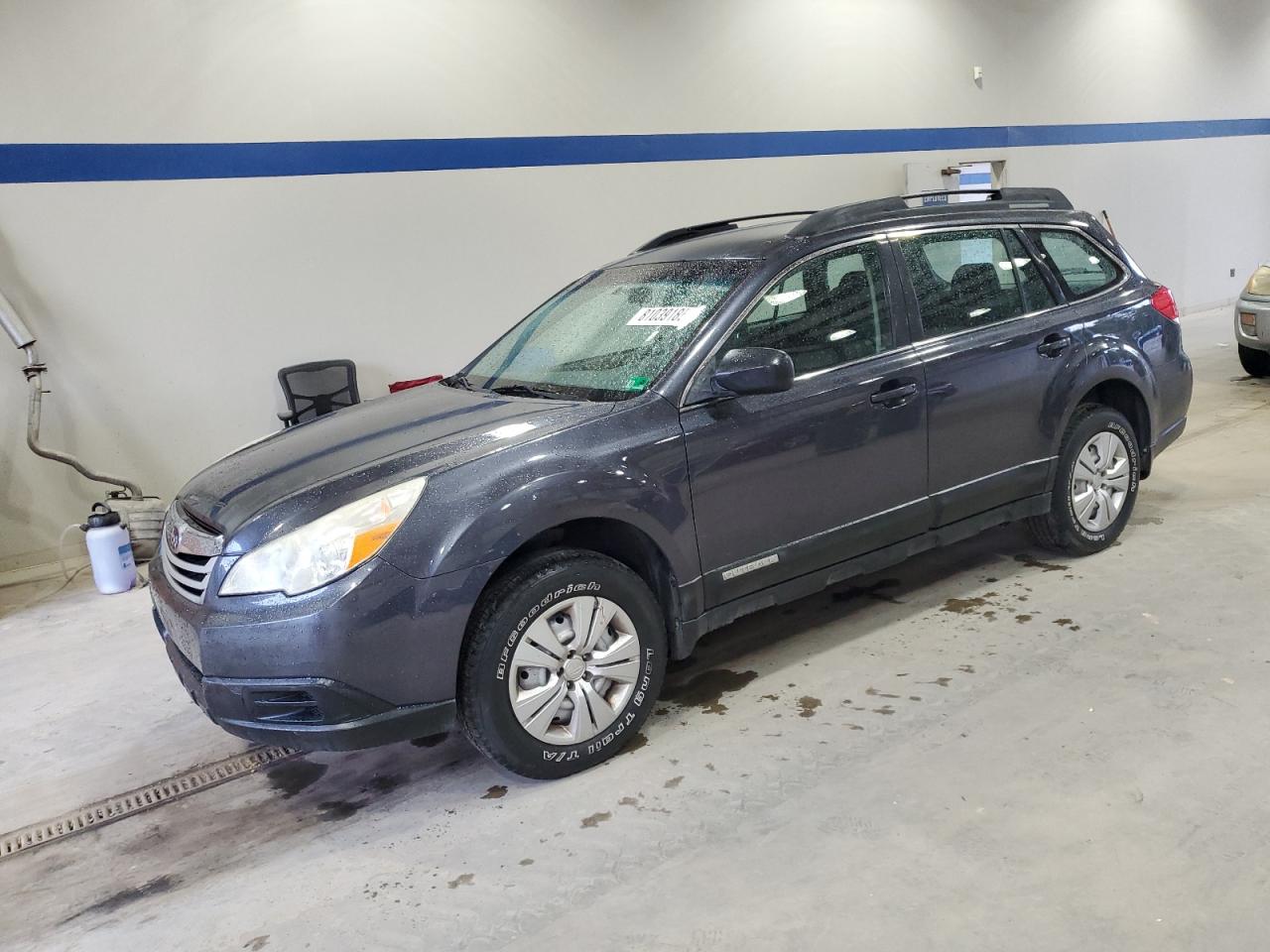 SUBARU OUTBACK 2. 2012