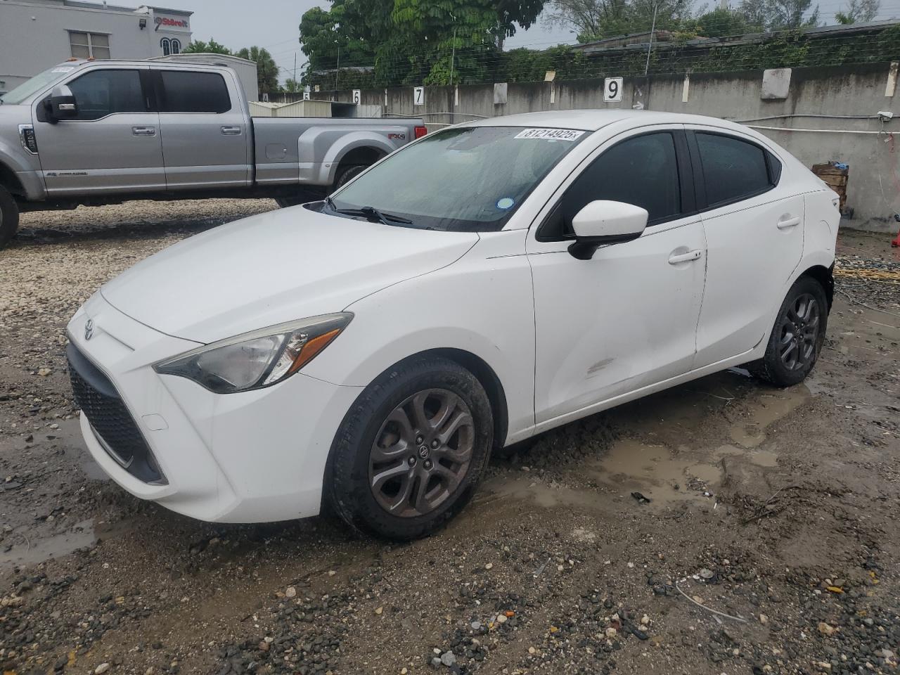 TOYOTA YARIS L 2019