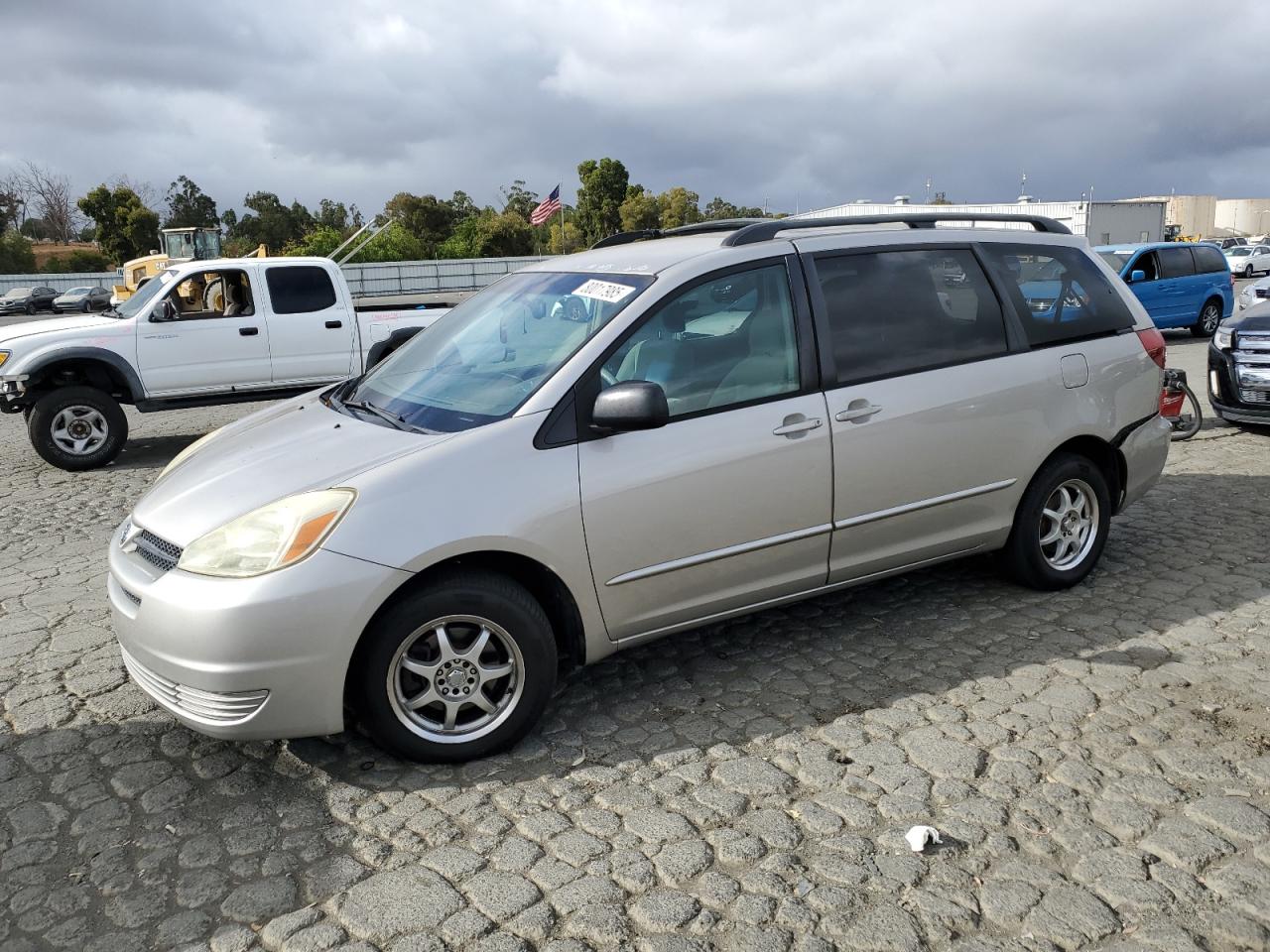 TOYOTA SIENNA CE 2005