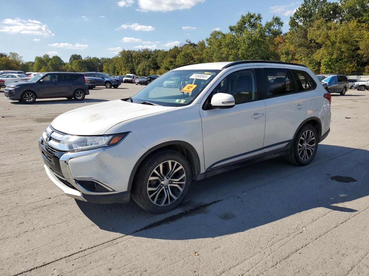 MITSUBISHI OUTLANDER 2016