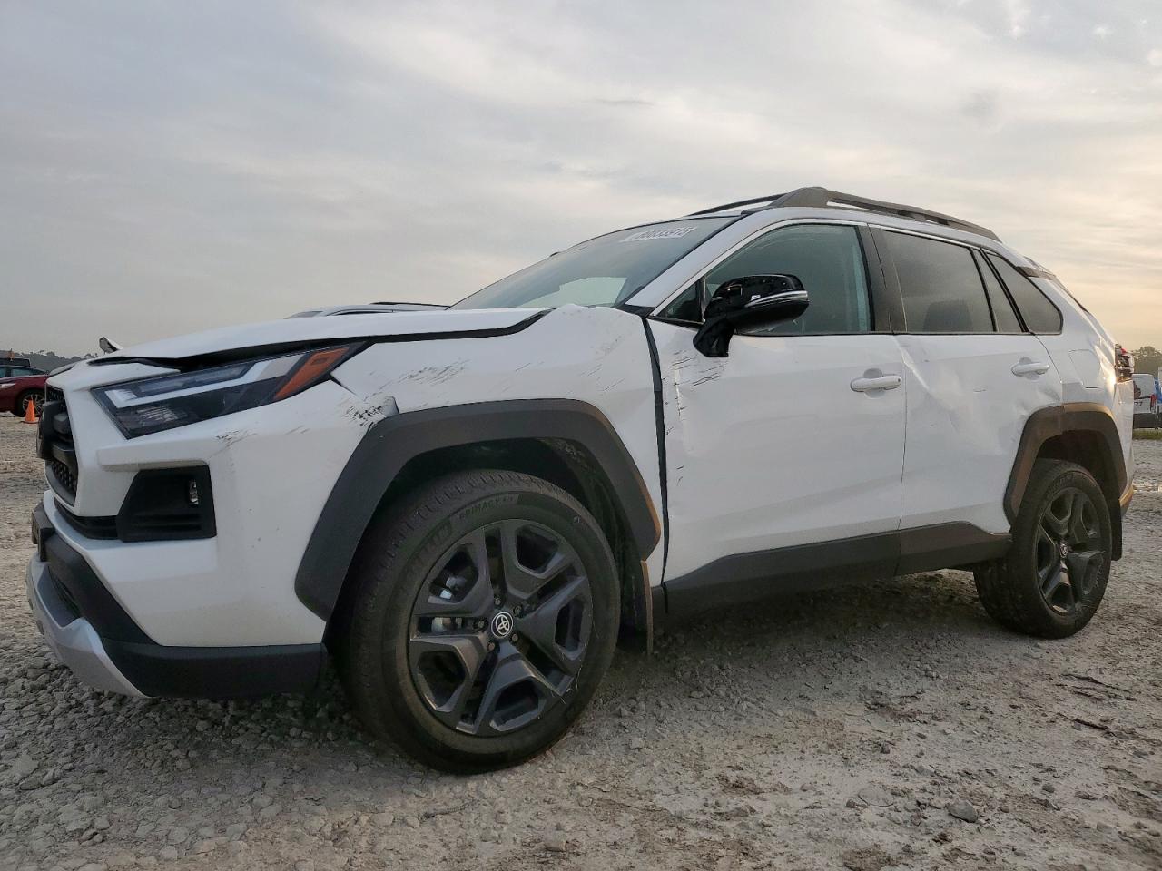 TOYOTA RAV4 ADVEN 2024