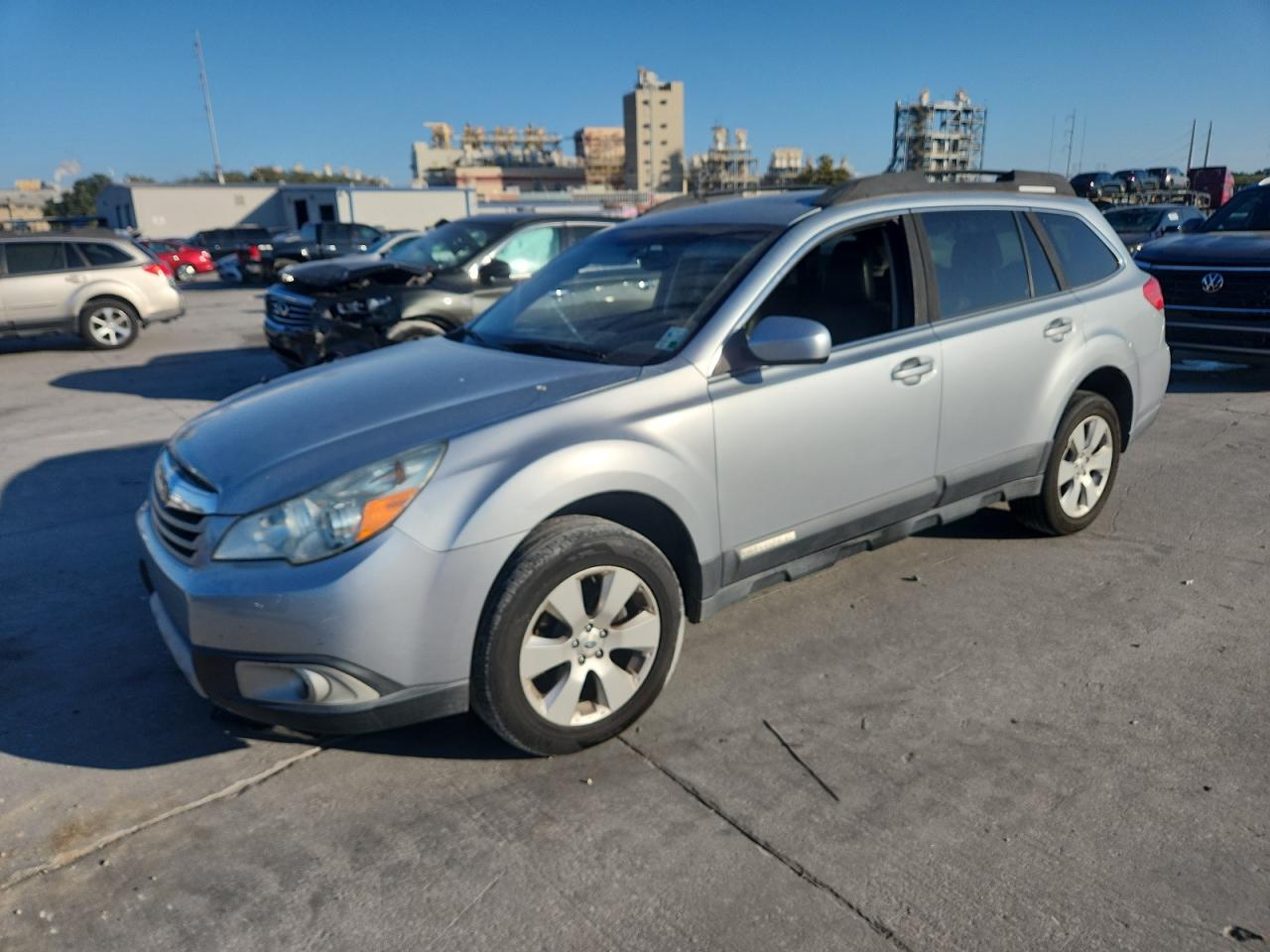 SUBARU OUTBACK 2. 2012