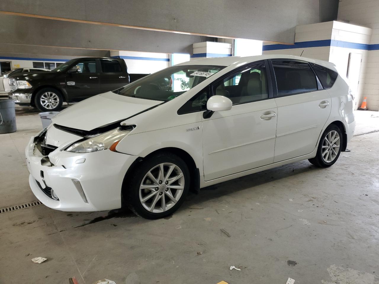 TOYOTA PRIUS V 2013