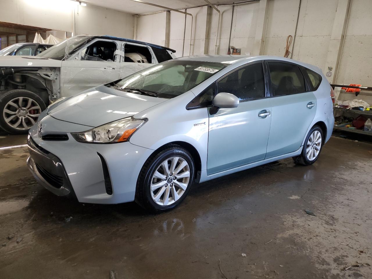 TOYOTA PRIUS V 2015