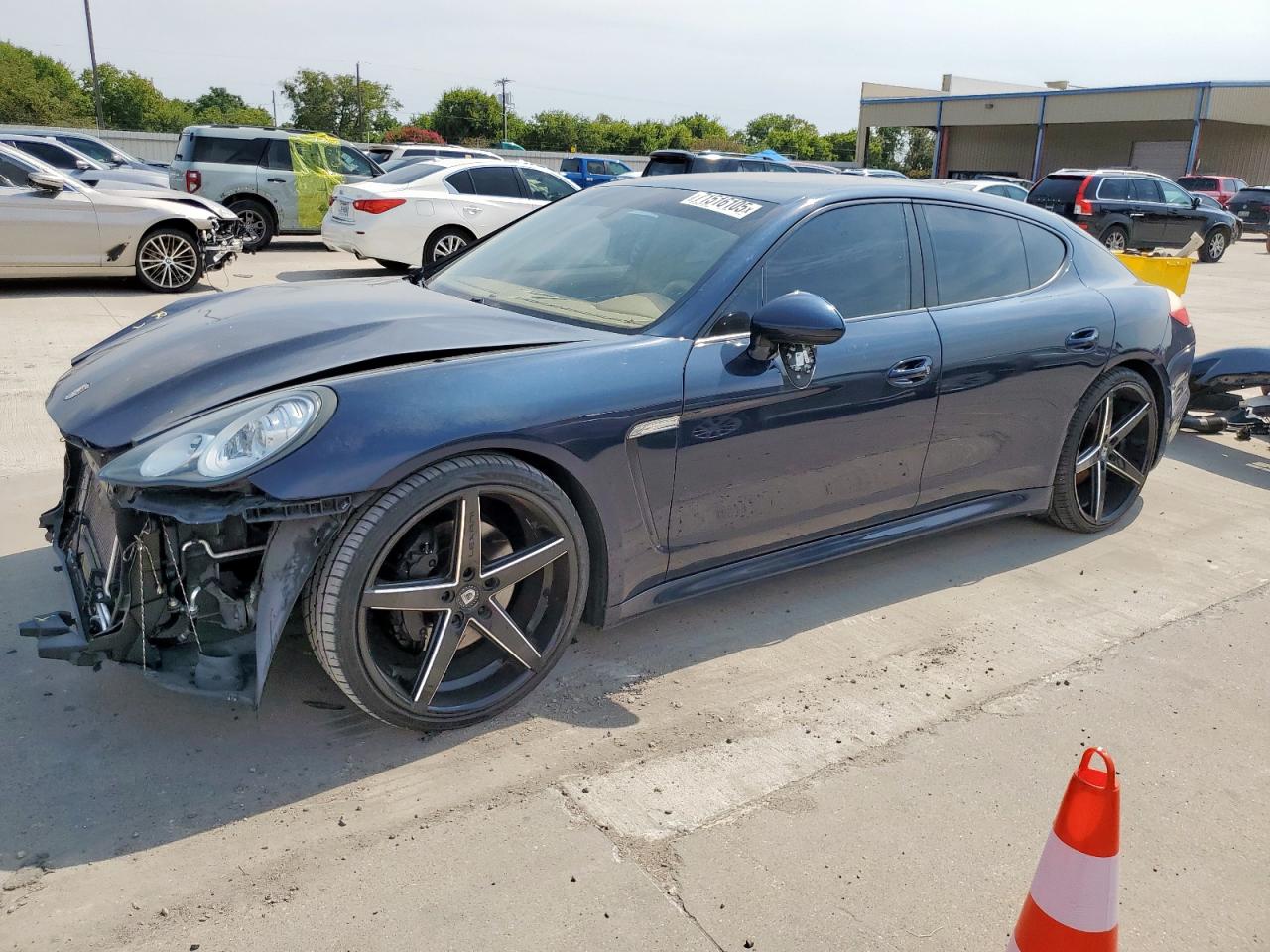PORSCHE PANAMERA 2 2013