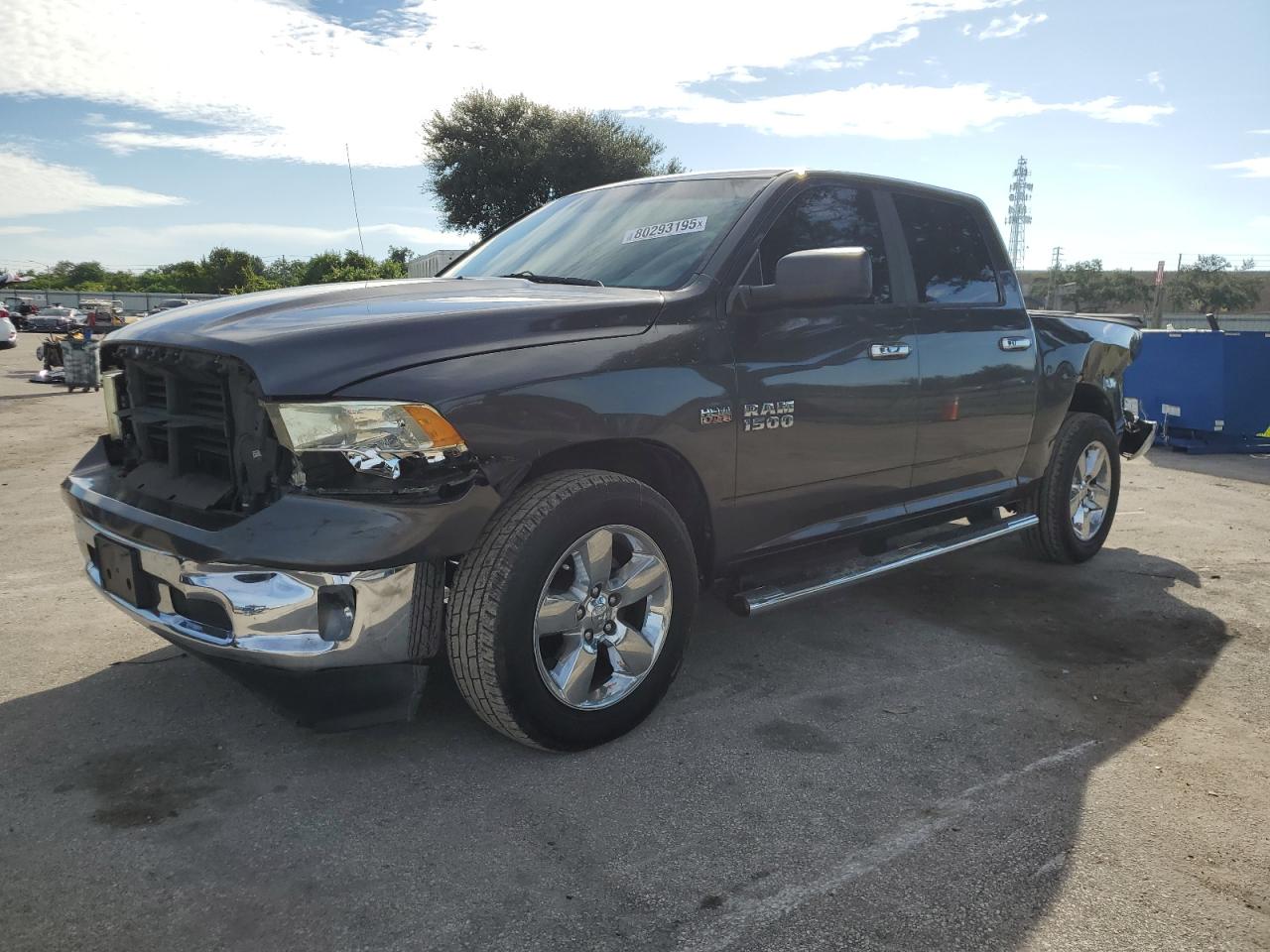 RAM 1500 SLT 2015