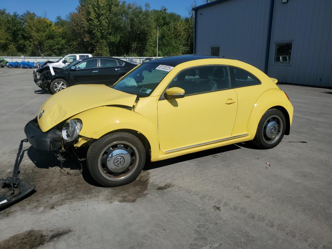 VOLKSWAGEN BEETLE 2013