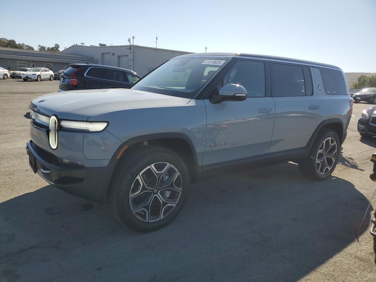 RIVIAN R1S ADVENT 2025