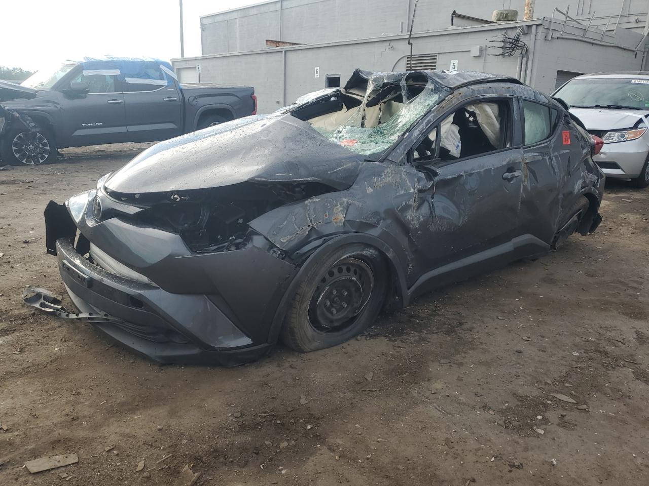 TOYOTA C-HR XLE 2019