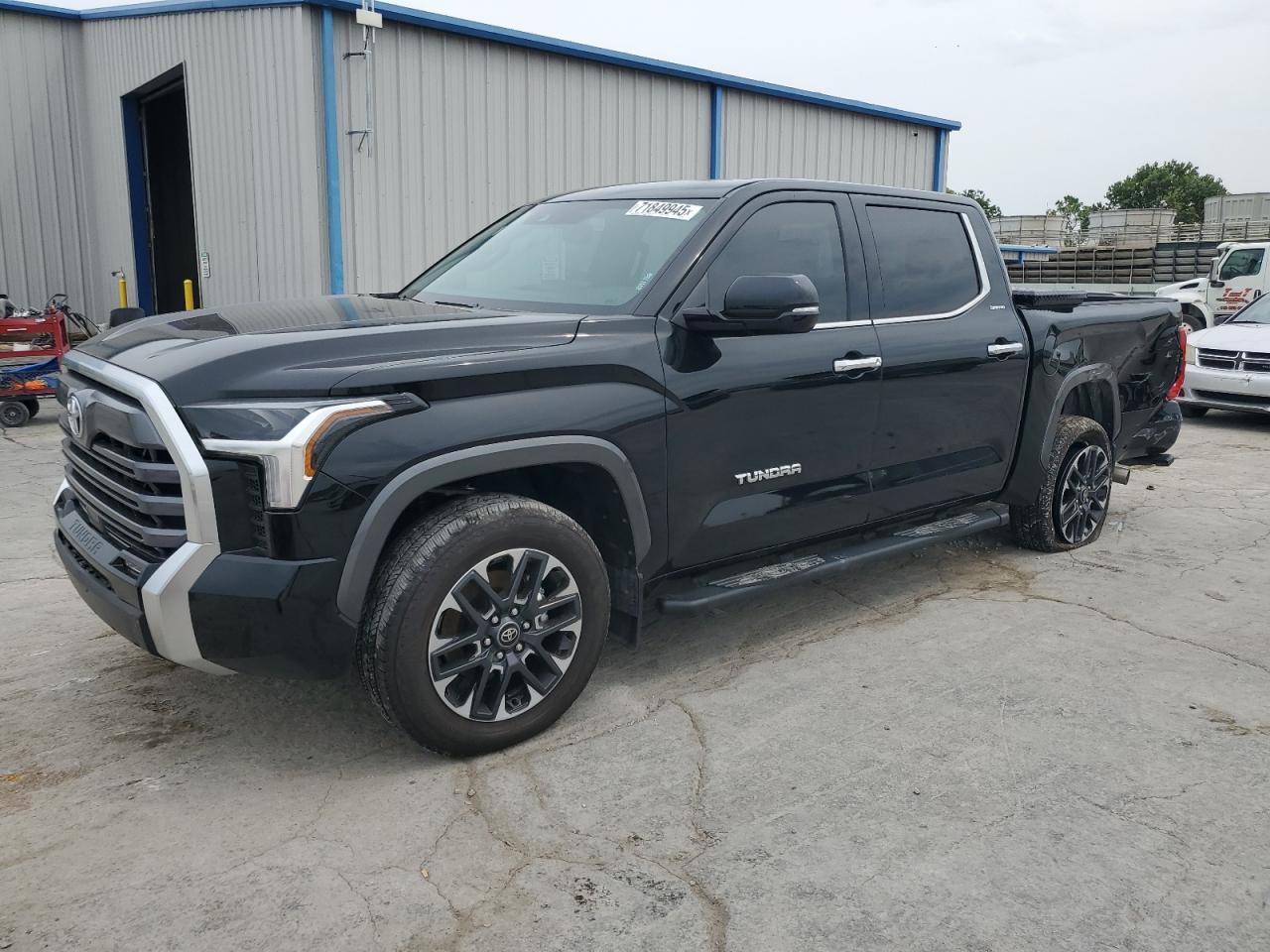 TOYOTA TUNDRA 2025