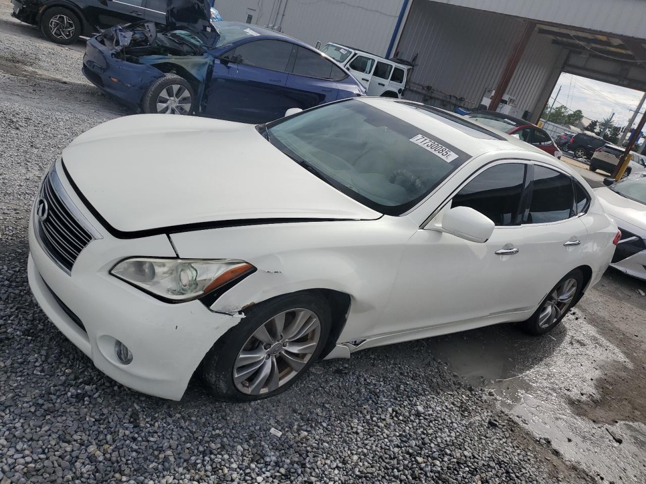 INFINITI M37 2013