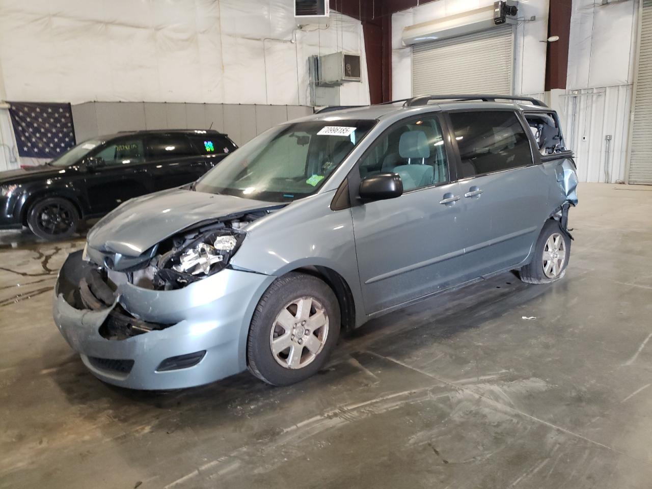 TOYOTA SIENNA CE 2010