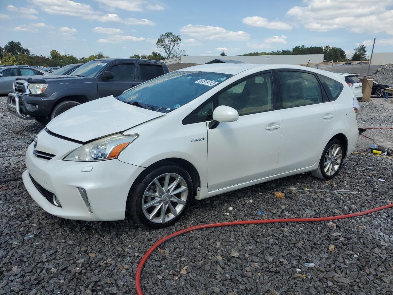 TOYOTA PRIUS V 2013