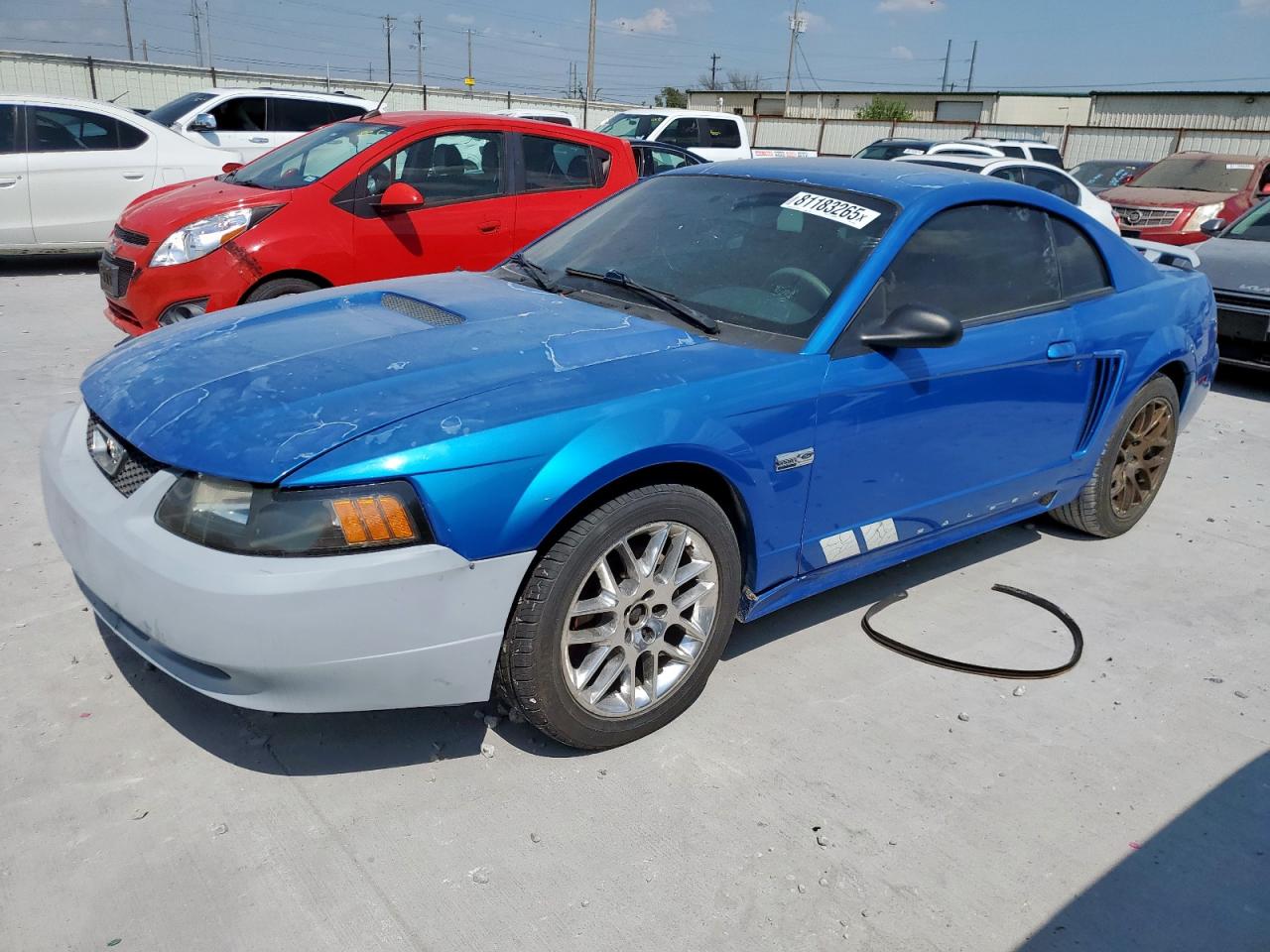 FORD MUSTANG 2000