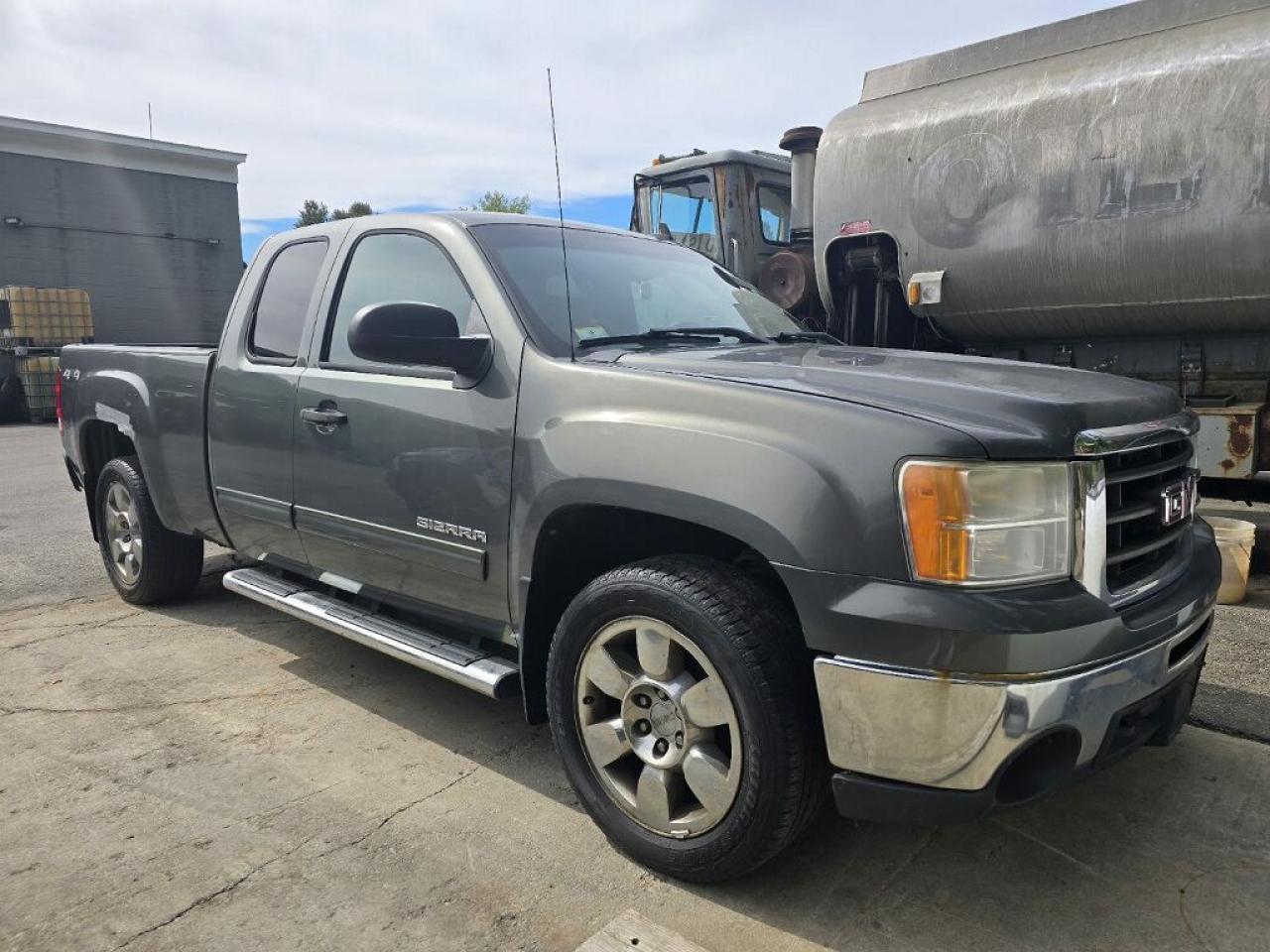 GMC SIERRA K15 2011