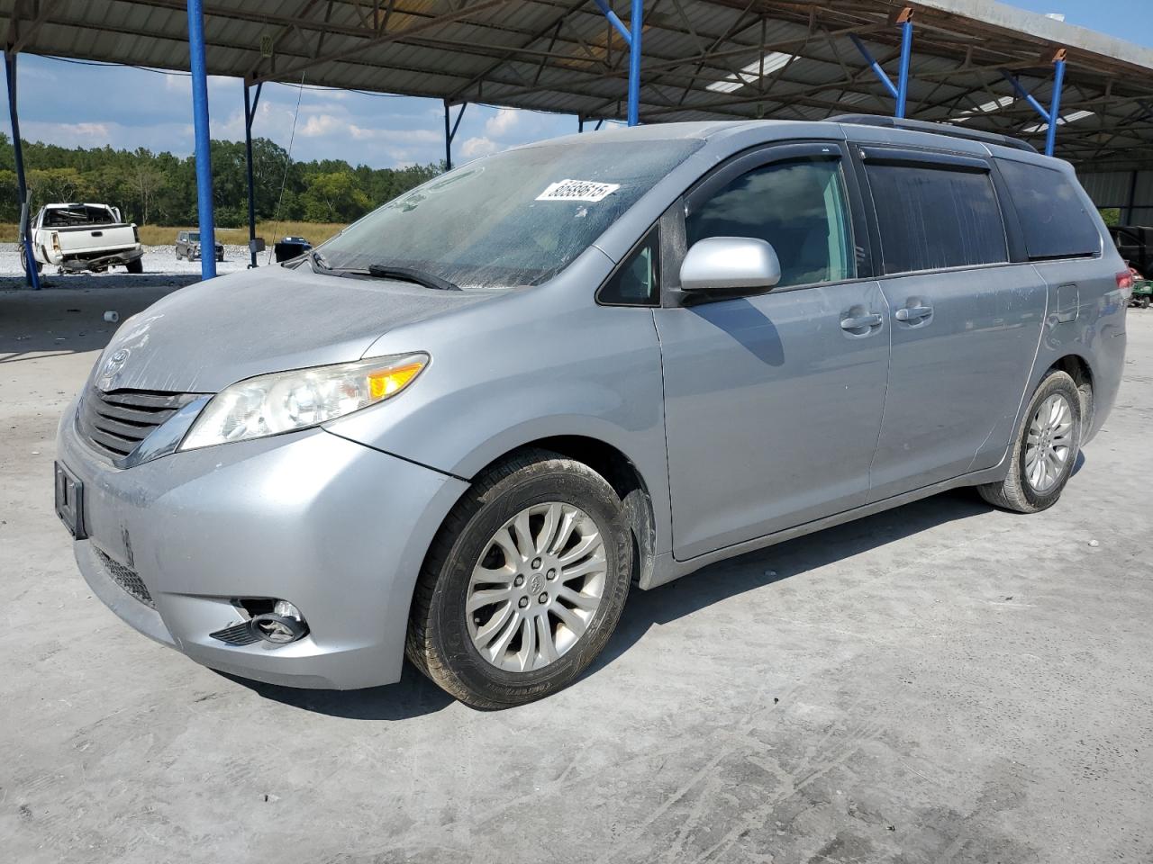 TOYOTA SIENNA XLE 2012