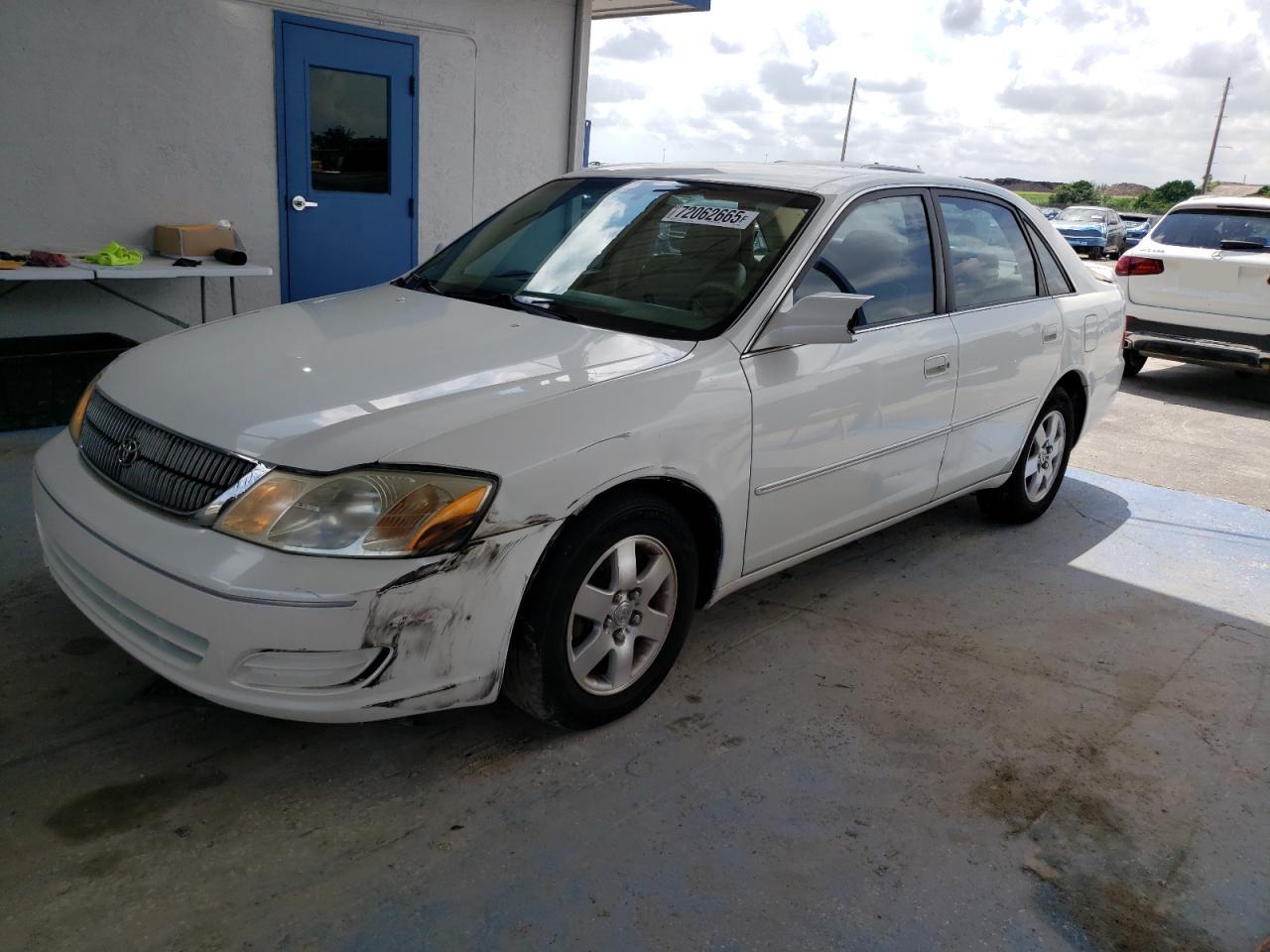 TOYOTA AVALON XL 2001