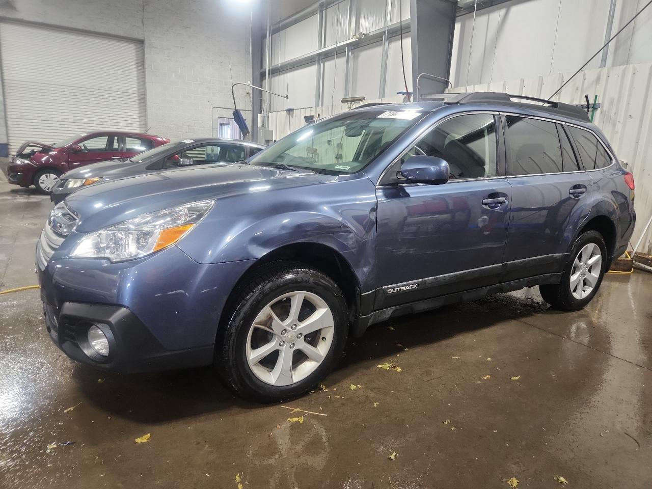SUBARU OUTBACK 2. 2013