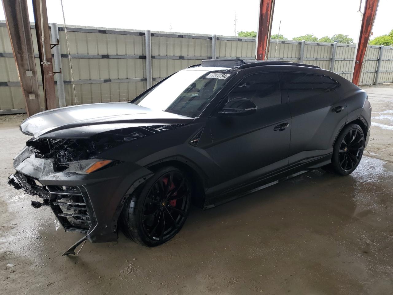 LAMBORGHINI URUS 2021
