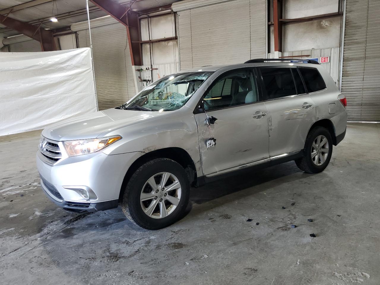 TOYOTA HIGHLANDER 2013