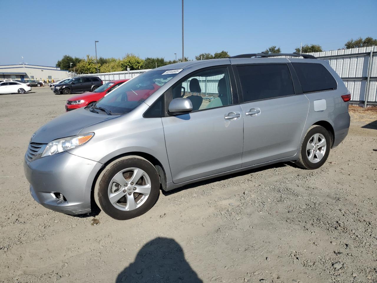 TOYOTA SIENNA LE 2017